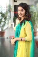 Anikha Surendran Gallery
